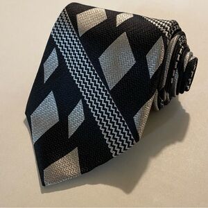 Bachrach 100% Italian Silk Tie Black Silver Argyle Geometric Canada Luxury